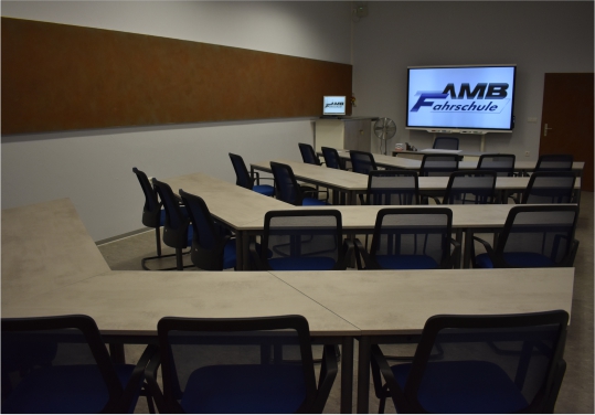 Der neue Unterrichtsraum der AMB Fahrschule für den Theorieunterricht.