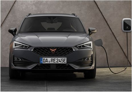 Der neue Cupra Formentor in der Farbe grau.