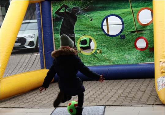 torwand Spendenübergabe AMB Borna Kinderheim Pestalozzi